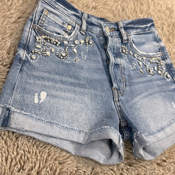H&M High-Rise Shorts - Picture 4 of 12